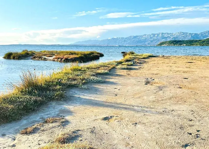 Apartment Blue Skies *